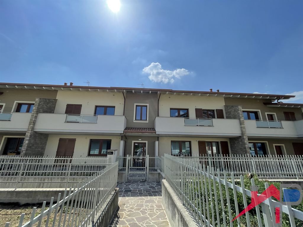 Splendido Quadrilocale di Nuova Costruzione a Bonate Sopra – Primo Piano con Balconi